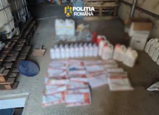 (FOTO) Ce au găsit polițiștii în gospodăria unui bărbat dintr-o comună din Bacău! Zeci de kilograme de substanțe periculoase