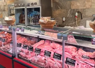 Carne de porc românească 100% la ofertă în Onești. Reduceri la mai multe produse apreciate de clienți