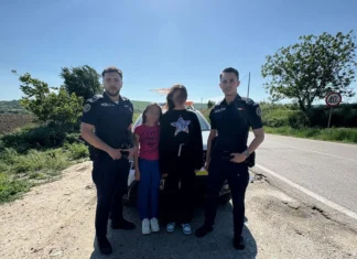 ULTIMA ORĂ: (FOTO) Descoperire tulburătoare la granița județelor Bacău și Vrancea: două fete, găsite speriate și epuizate, sub un pod