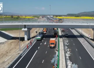 (VIDEO) Anunț oficial: când va fi gata autostrada A7 până la Bacău. „Furnicar” pe șantierul lui Umbrărescu