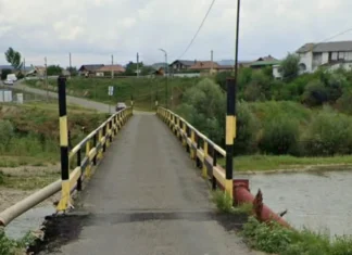ULTIMA ORĂ: (FOTO) Restricții de trafic pe podul peste râul Trotuș care leagă Tuta de DN12A. Ruta folosită de mulți oneșteni SE ÎNCHIDE temporar
