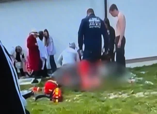 Primele concluzii ale legiștilor în cazul elevului mort la școală în Parincea, Bacău: adolescentul de 15 ani s-ar fi înecat cu propria vomă