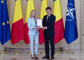 (VIDEO) Dublă onoare pentru Onești: Nadia Comăneci și CSM Onești au fost decorați de președintele României, Nicușor Dan. „Zeița de la Montreal” a primit cea mai înaltă distincție a statului român pentru un sportiv – Ordinul Național „Steaua României” în grad de Mare Cruce