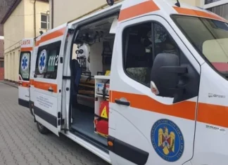 Tragedie într-o școală din judeţul Bacău: un elev de 15 ani a murit după ce a căzut în curtea unităţii de învăţământ