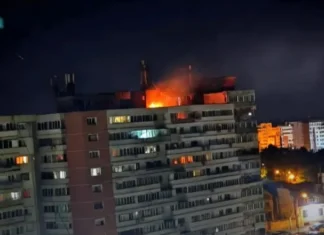 ULTIMA ORĂ: (VIDEO) Dronă prăbușită pe un bloc din Galați. Explozie, incendiu și doi răniți după un nou atac al Rusiei lângă granița României