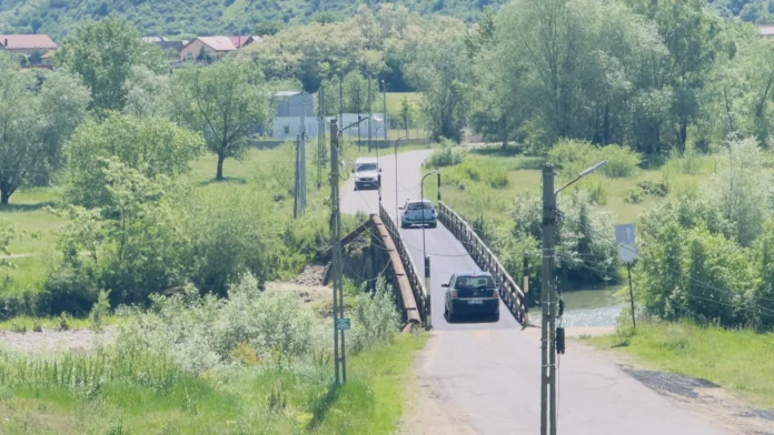 pod Tuta rau Trotus DN12A-convertită-de-la-jpg
