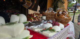 Dărmăneștiul se pregătește de petrecere: tradiții, concerte și street-food la „La Porțile Nemirei”, în weekend. Ce artiști urcă pe scenă
