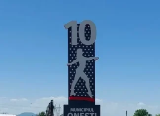 (FOTO) Oneștiul își întâmpină vizitatorii cu „10 perfect”! Au apărut noile totemuri dedicate Nadiei Comăneci