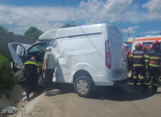 NEWS ALERT: (FOTO) Accident grav într-o comună din Bacău: femeie încarcerată, intervenție de urgență a pompierilor