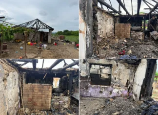 (FOTO) Incendiu devastator într-o comună din Bacău, azi-noapte! Focul i-a trezit din somn. Doi copii mici au fost salvați, dar casa familiei a ars complet. Acum au nevoie de ajutor
