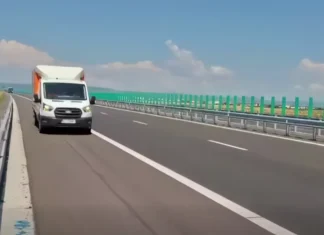 (VIDEO) Primele probleme pe Autostrada Moldovei A7: Riscul de accidente este major, administratorii drumului intensifică patrulările