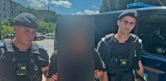 (FOTO) Evadat din arestul la domiciliu, prins într-un mall din Bacău. A dat nas în nas cu doi jandarmi aflați în timpul liber