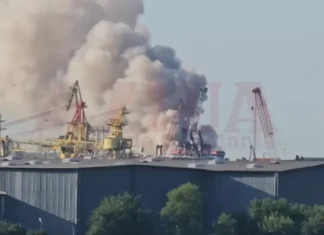 NEWS ALERT: (VIDEO) Mesaj RO-Alert emis pe litoralul românesc. Incendiu puternic în Portul Agigea