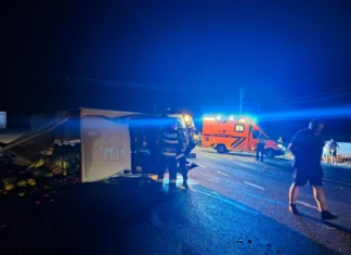 (FOTO) Accident grav pe „Drumul Morţii” DN2-E85, în Vrancea. Cinci persoane rănite, printre care doi copii. Un tânăr a fost descarcerat în stare critică