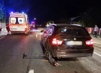 Șoferiță din Bacău, implicată într-un accident cu o trotinetă electrică! O minoră de 14 ani a ajuns la spital