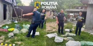 (VIDEO) Descinderi în forță în două comune din Bacău! Mascații au intrat peste 13 bărbați și au găsit sute de metri de plase interzise