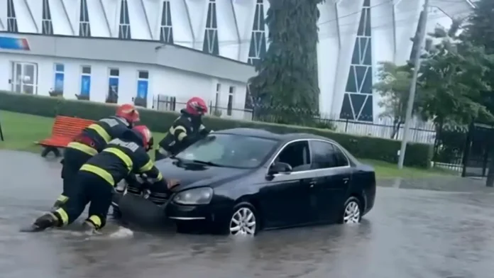 inundatii-bacau-762x1024