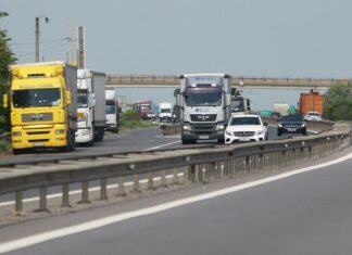 NEWS ALERT: Codul roșu de caniculă schimbă regulile pe șosele! CNAIR impune restricții de circulație în Bacău și alte 34 de județe. Cine mai poate circula