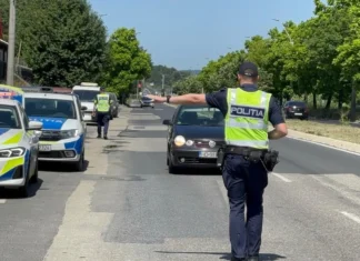 Aproape 1.000 de amenzi și zeci de permise reținute în minivacanța de Rusalii și Ziua Copilului, în județul Bacău