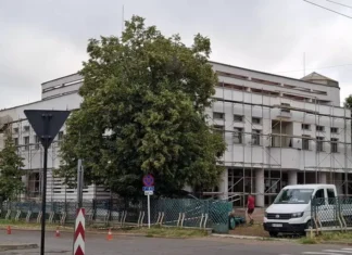 (FOTO) Au început lucrările la Muzeul Sportului „Nadia Comăneci” din Onești. Ce se întâmplă cu Muzeul de Istorie