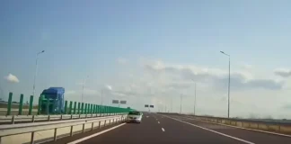(VIDEO) Imagini șocante pe Autostrada Moldovei A7: șofer surprins circulând pe contrasens! O tragedie a fost evitată în ultima clipă
