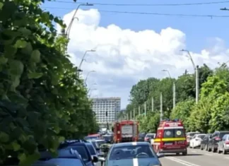 NEWS ALERT: Incendiu la un autovehicul în comuna Oituz. Intervenție a pompierilor din Onești
