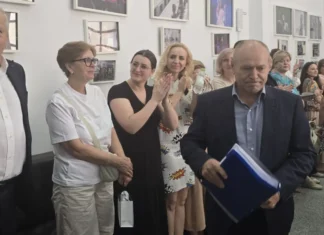 Ce urmează după ce dr. Adrian Cotîrleț a fost îndepărtat de la conducerea spitalului din Moinești. „Hotărârea nu înseamnă automat că demiterea va rămâne definitivă”