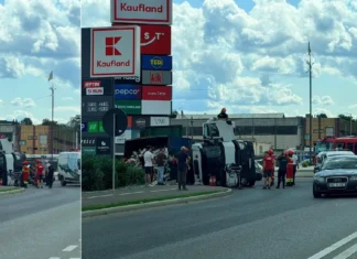 NEWS ALERT: (FOTO) Accident cu victimă în Moinești, la sensul giratoriu de pe DN2G, în dreptul centrului comercial Nest