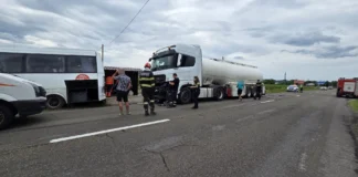 NEWS ALERT: (FOTO) Accident pe DN15 Bacău – Piatra Neamț: autotren, autocisternă cu motorină și microbuz implicate. Șase persoane evaluate de echipajele medicale, intervenție de amploare