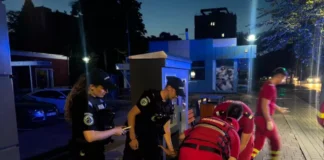(FOTO) Intervenție salvatoare în Bacău. Jandarmii au acordat primul ajutor unui bărbat prăbușit pe trotuar