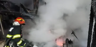 Incendiu puternic într-o gospodărie din județul Bacău. Pompierii au intervenit în toiul nopții în comuna Nicolae Bălcescu