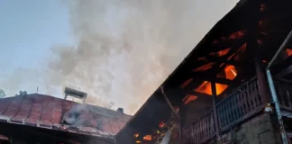 NEWS ALERT: (FOTO) Incendiu devastator la o mănăstire din Neamț. Un bărbat a murit carbonizat