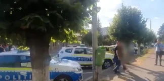 Doi tineri, arestați după o tâlhărie în Onești. Un bărbat a fost bătut și lăsat fără 2.700 de lei
