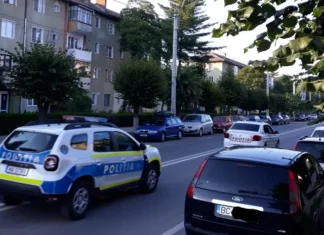 ULTIMA ORĂ: Accident cu o mașină de școală de șoferi, în Onești. Cursantul a trecut prin clipe de panică