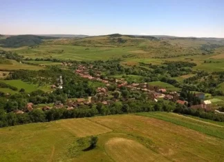 Comuna care oferă oamenilor terenuri gratuite pentru case. Pregătește peste 100 de parcele. Cine are prioritate