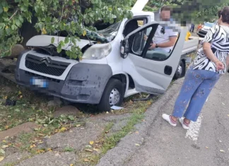 (FOTO) Cum s-a produs accidentul grav de pe DN11, de la Oituz. Polițiștii spun că șoferul ar fi adormit la volan