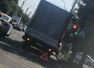 NEWS ALERT: (FOTO) Accident rutier în Onești: trei mașini implicate într-un carambol. O persoană a suferit un atac de panică