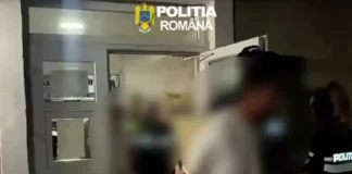 (VIDEO) Bătaie pe terasa unui local din Dofteana. Patru bărbați au fost reținuți de polițiștii oneşteni