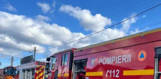 NEWS ALERT: Incendiu puternic în județul Bacău, o gospodărie a fost cuprinsă de flăcări. Pompierii intervin cu mai multe autospeciale