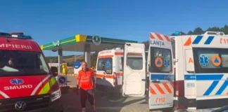 (FOTO) Drumul spre casă s-a transformat într-o nouă intervenție. Un medic de la Ambulanța Bacău a oprit și a acordat primul-ajutor victimelor unui accident pe DN11 Onești – Bacău