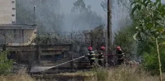 (VIDEO) Bacăul, sub asediul focului! 9 incendii într-o singură zi. Pompierii, chemați dintr-un capăt în altul al județului
