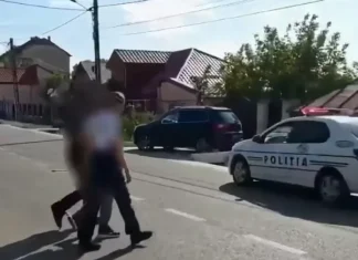 (VIDEO) Scandal într-o comună din Bacău: un bărbat ar fi intrat în curtea concubinei și apoi și-ar fi lovit concubina