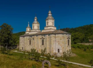 (FOTO) 15,3 milioane de lei pentru o moștenire de aproape 400 de ani. Investiție importantă lângă Onești: Ansamblul istoric Mănăstirea Cașin intră în restaurare