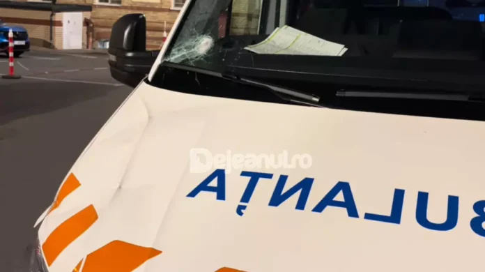 ambulanta-atacata-topoare-cluj