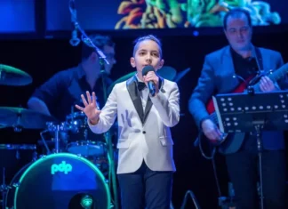 (FOTO) Un adolescent de 14 ani din Onești reprezintă orașul și România la Performist Fest Istanbul 2026. Rareș Ștefan Dumea urcă pe scena internațională