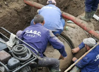NEWS ALERT: Avarie majoră la conducta de aducțiune a apei Dărmănești – Onești. Mai multe localități rămân fără apă