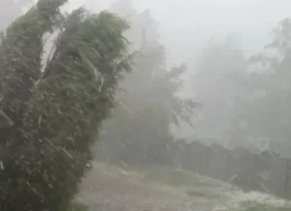 Vremea se schimbă brusc în România. Vin vijelii, grindină și o răcire cu peste 10 grade Celsius