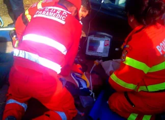NEWS ALERT: Tragedie în Moinești. Fetița de 6 ani lovită de o autoutilitară a murit la spital. Cum s-a petrecut nenorocirea