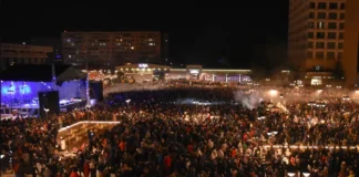 Rock-ul legendar întâlnește muzica clasică la Onești: Vivaldi, Beatles, Queen și Metallica, într-un concert extraordinar, diseară, în Piațeta Catedralei