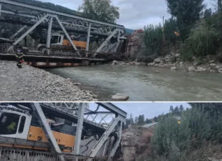 NEWS ALERT: (FOTO) Situație de urgență la Ciobănuș, după prăbușirea podului de fier de pe DN12A: ISU Bacău anunță măsuri. Primele imagini pe zi de la locul incidentului